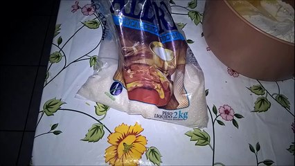 Bolinhos de chuva com fubá.