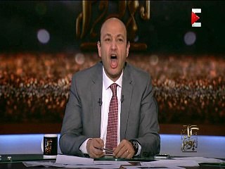 عمرو أديب يحتفل بهدف صلاح على طريقته الخاصة