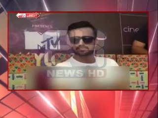 Paisay lay kar apne mulk kay leye GALLIYAN sunan kaisa lagta hai? ATIF ASLAM ko bharti sahafi ka sawal