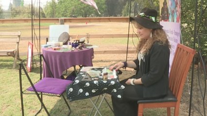 Expobrujos, la singular convención de terapias alternativas en Santiago de Chile