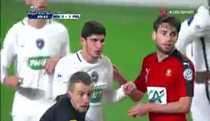 La nouvelle activité insolite de Cavani