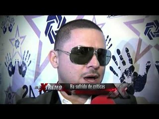 Larry Hernández: ¿sigue batallando por feo?