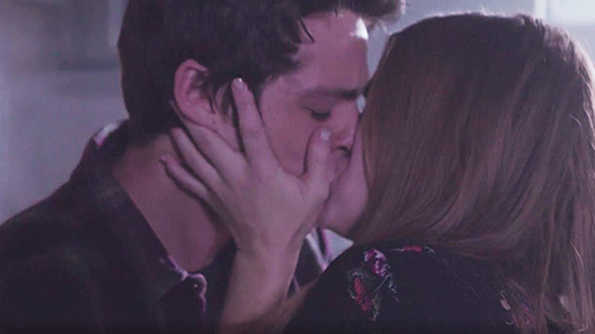 Rewatch Stiles and Lydia's Incredible Kiss From The Winter Finale - video  Dailymotion
