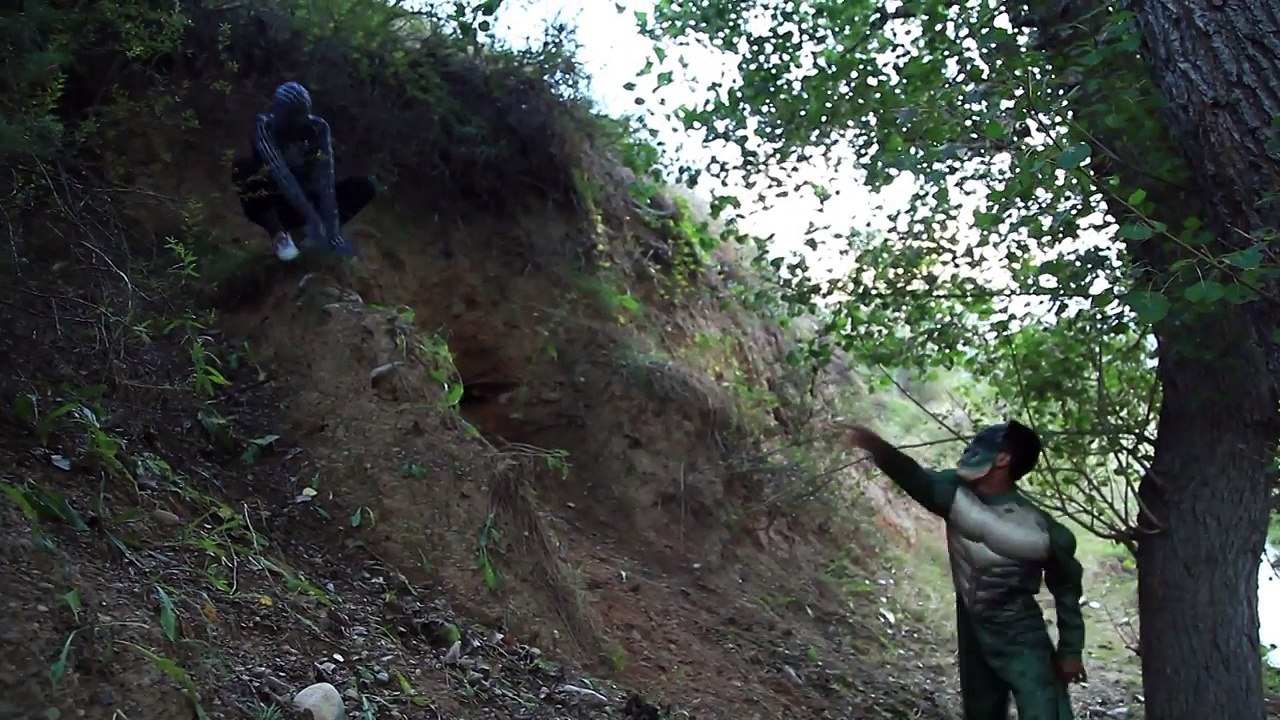 Super fighting scene - Black Spiderman vs Lizard - Superhero real life fighting