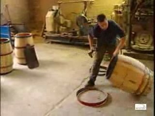 Dominique Condachou. tonnelier en Corrèze