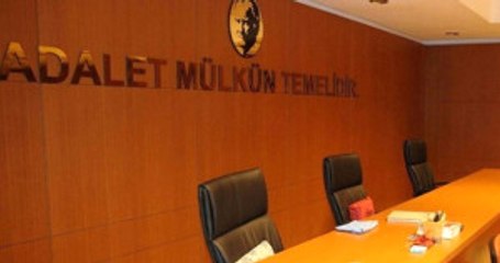 FETÖ Davasına Bakan Hakim, FETÖ'den Açığa Alındı