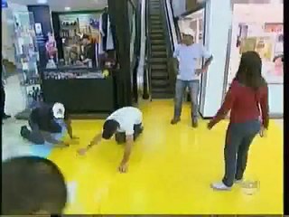 Escada Rolante Que Cola | Pegadinha com Ivo Holanda | Programa Silvio Santos