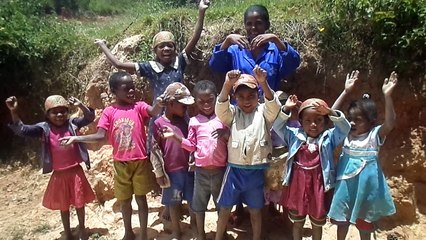 Les élèves d'Ankazotana vous souhaitent bonne année 2017