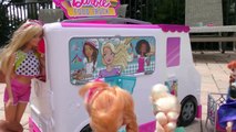 FOOD Truck ! ELSA & ANNA toddlers & Barbie KETCHUP everywhere Hotdogs Burgers Pizza Sand