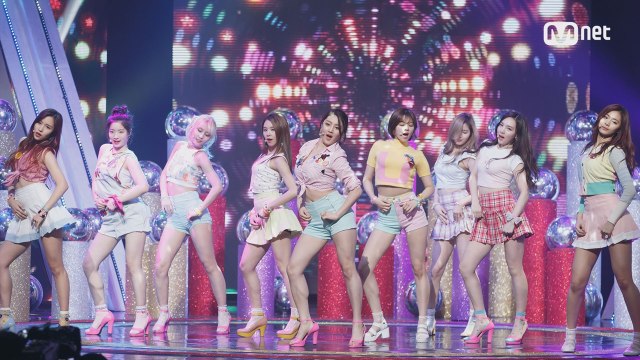 ′Special Stage′ 대세 걸그룹 ′TWICE′의 ′토요일 밤에′+′U-Go-Girl′무대