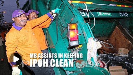 Perak MB joins rubbish collectors to collect garbage in Ipoh