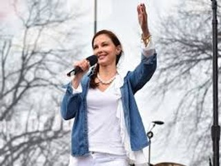 Ashley Judd’s biting speech on Trump ..Our pussies ain’t for grabbing