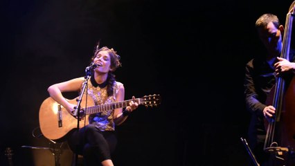 Emma Daumas en concert - EPK -