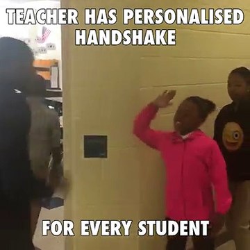 Ce prof a un check personnalisé pour chacun de ses élèves