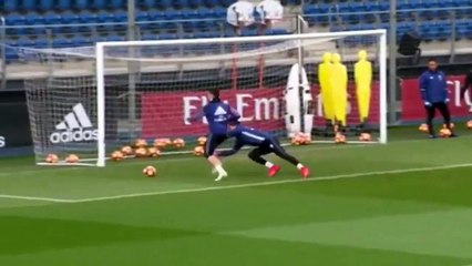 Cristiano Ronaldo Amazing Goal vs Casilla - 1 vs. 1 on Real Madrid Training
