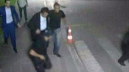 Bakan Zeybekci'nin, Darbecilerin Ateşinden Kaçtığı Anlar Kamerada