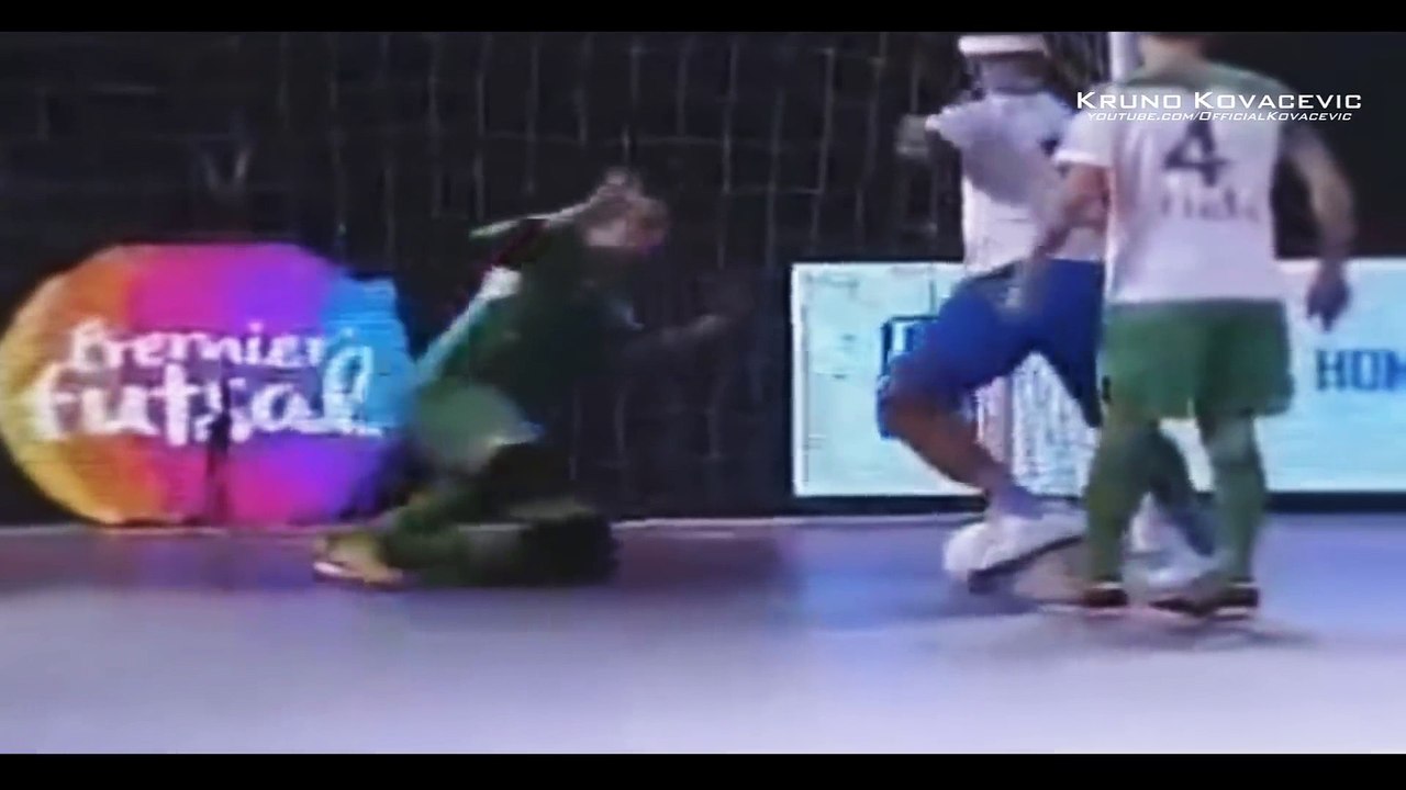 Ronaldinho en futsal : un génie - Compilation de ses plus beaux gestes