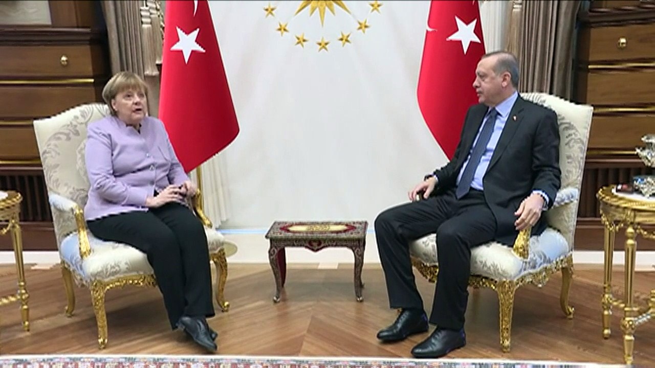 Treffen mit Erdogan: Merkel pocht auf Meinungsfreiheit
