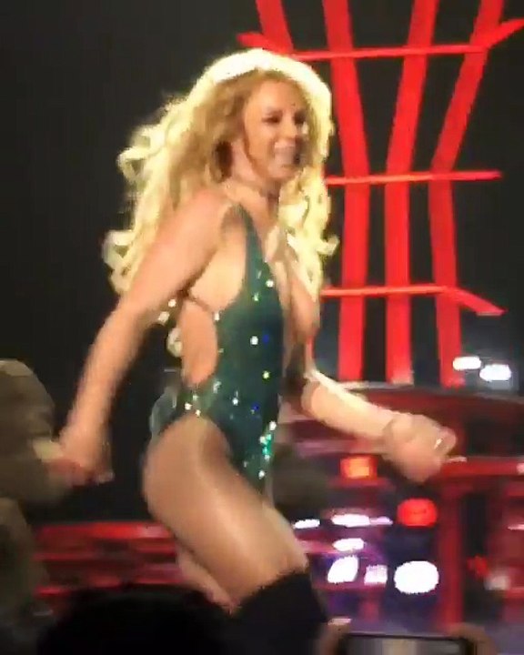 Oops Britney Spears - Las Vegas (01/02/2017)