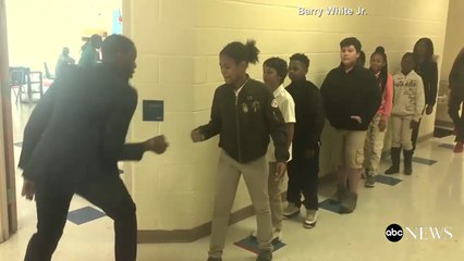 Un prof s'amuse a checker chacun de ses élèves