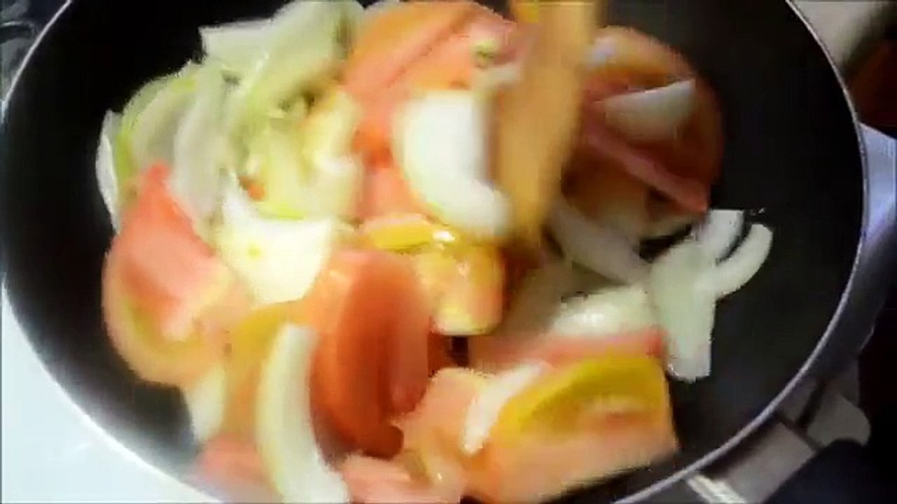 Salmon with Tomato, Onions, and Capers