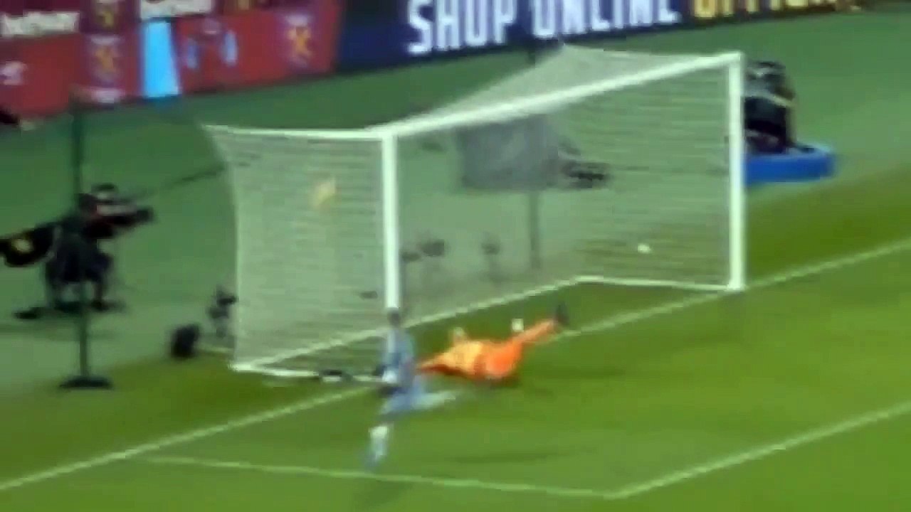 Olha a reação de Agüero após gol de Gabriel Jesus