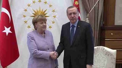 Merkel y Erdogan exponen sus diferencias en una tensa reunión en Ankara