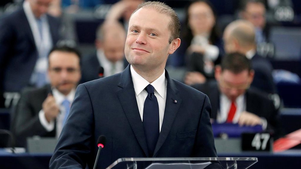 'Wir werden internationale Regeln nicht verletzen'Ein Gespräch mit Joseph Muscat, Regierungschef Maltas