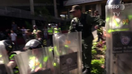 Venezuelan opposition MPs clash with police