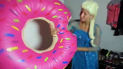SPIDERMAN & FROZEN ELSA Giant Candy Donut w/ Pink Spidergirl, Doctor, Ugly Elsa, Prank!Superhero Fun