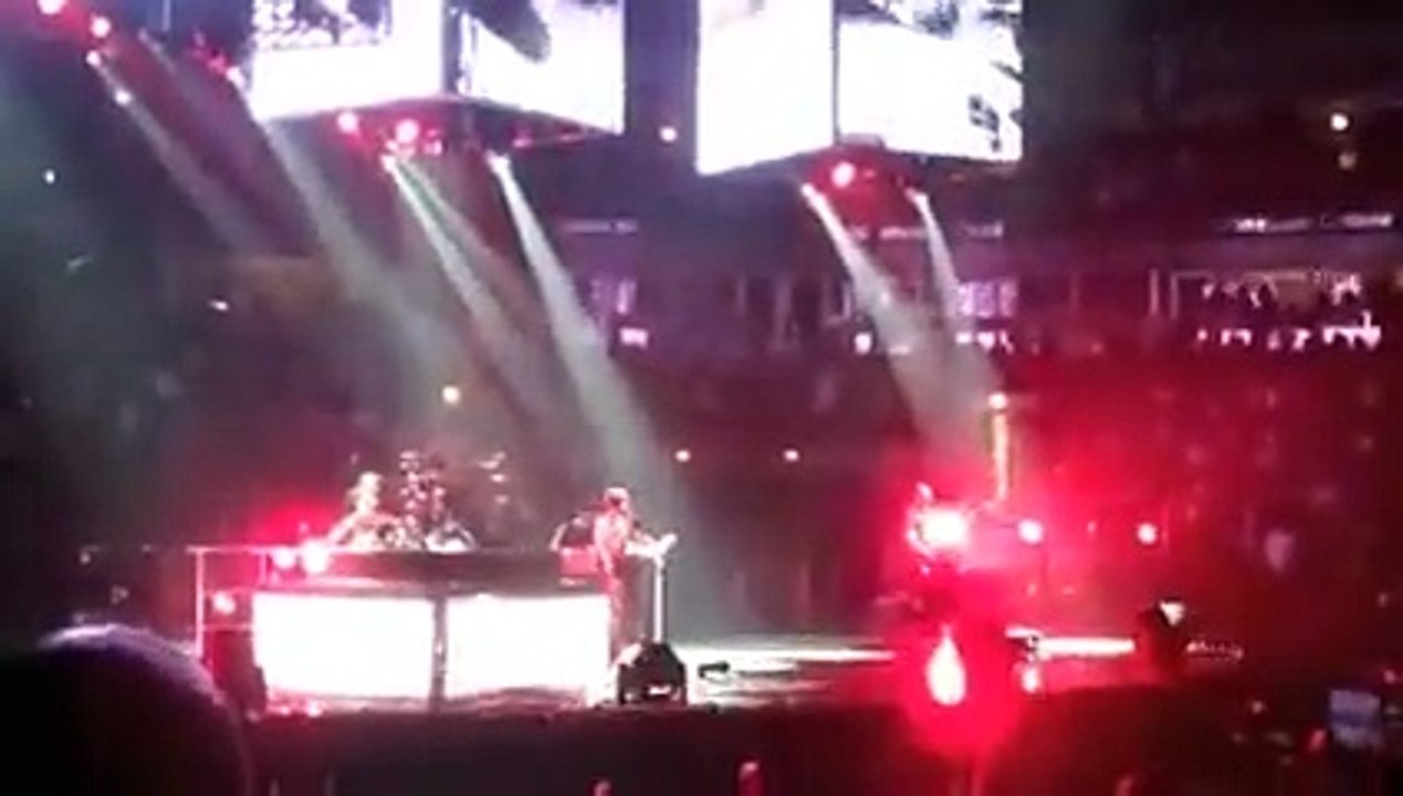 Muse - Unnatural Selection - Chicago United Center - 03/12/2010