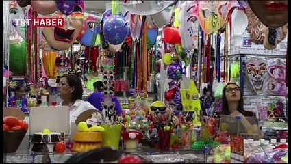 Rio Karnavalı hazırlıklarında Trump maskeleri satışta 1 numara