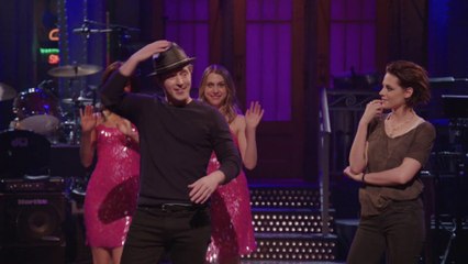 SNL Host Kristen Stewart Wrote a Song for Beck Bennett