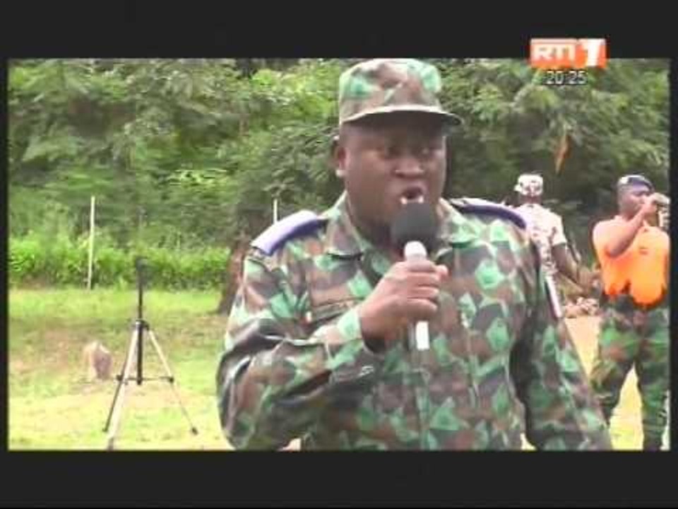 Don de kits scolaires, tables et de cantines scolaires à une école du département de Toumodi par la licorne et les FRCI