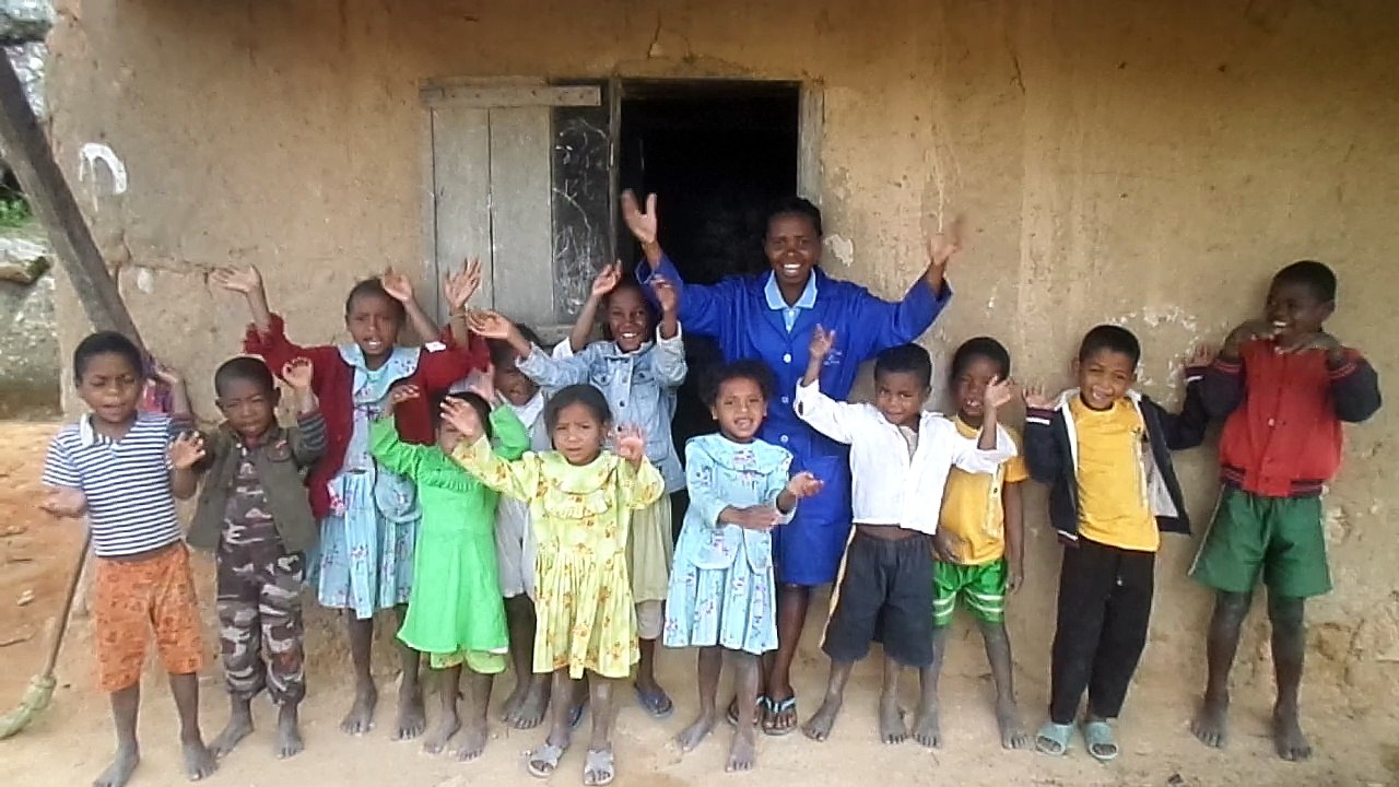 Les élèves d'Ambalavato vous souhaitent bonne année 2017