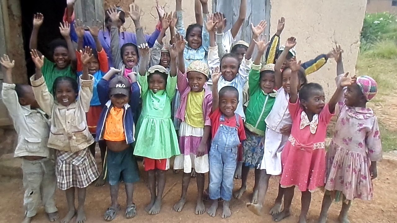 Les élèves d'Ambalalava vous souhaitent bonne année 2017