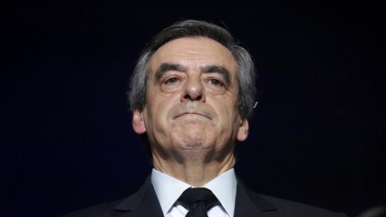 Fillon'a kendi safından "adaylığını geri çek" çağrısı