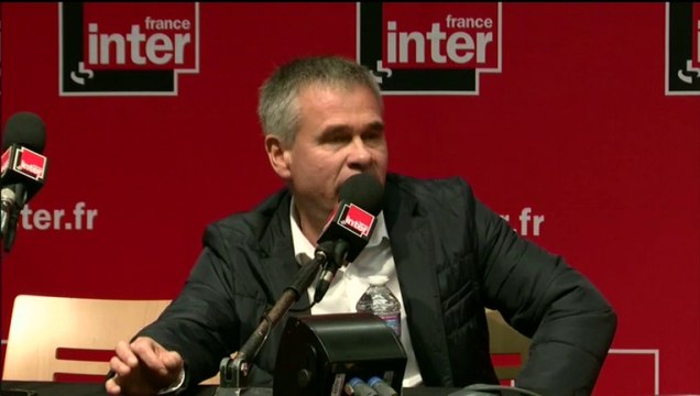 Jean-Marc Puchois, maire de Lampaul-Guimiliau répond aux questions de Patrick Cohen