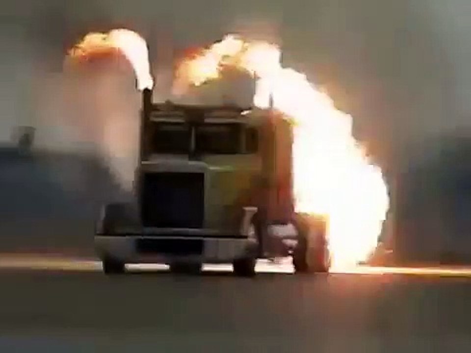 грузовик на реоктивной тяге.СУПЕР!!!!