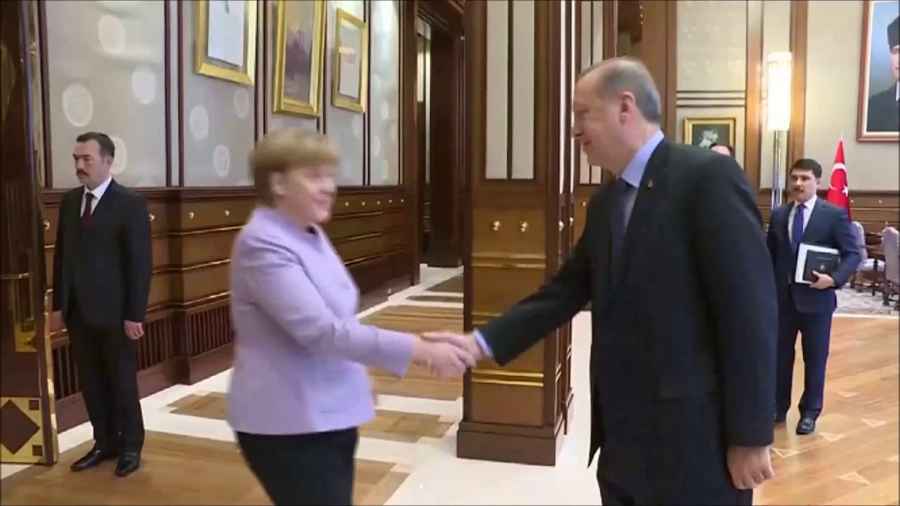 Germany to admit 500 refugees from Turkey each month: Merkel