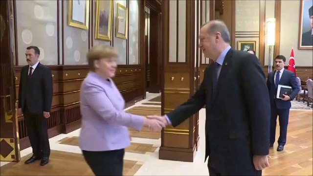 Germany to admit 500 refugees from Turkey each month: Merkel