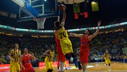 Luigi Datome salement contré par... le panneau