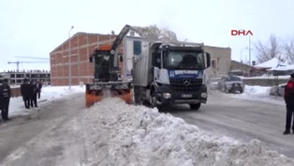 Erzurum Tipide Yolcu Otobüsü Kara Saplandı - Ek Görüntü