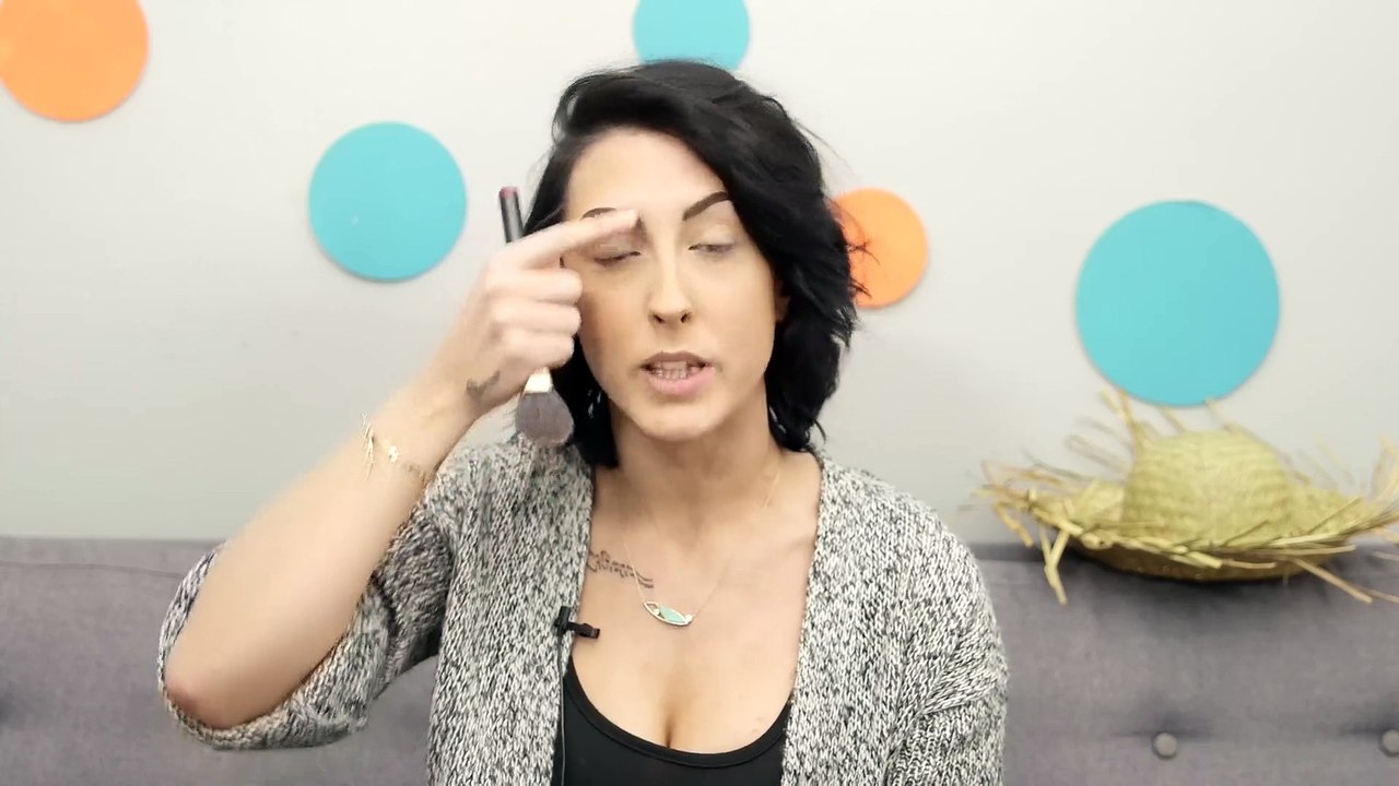 Beauté mode : Avoir un look de surfeuse parfait : maquillage, coiffure et tenue