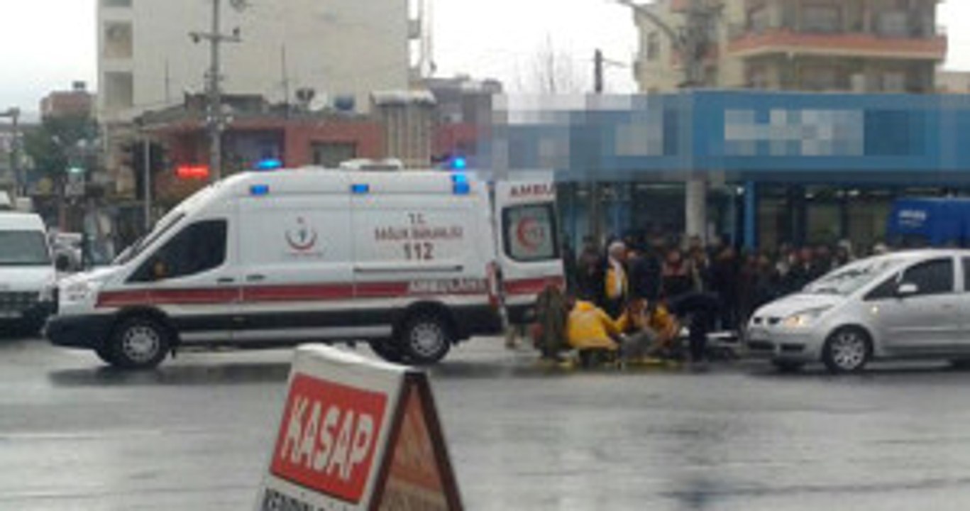 Yolun Karşısına Geçmeye Çalışan Yayaya Hızla Gelen Kamyonet Çarptı