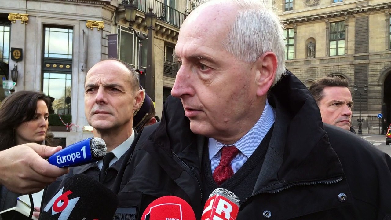 Soldat schießt nahe Pariser Louvre-Museum auf Macheten-Angreifer