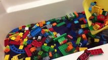 THOMAS & FRIENDS Mega Bloks BATHTIME FUN - Bath Full of Duplo Challenge Explosion, Disney Cars Mater