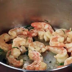 Pasta de Camarones de Salsa Verde