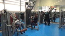 Şanlıurfa Suriyeli Kadınlar, Fitness Ile Savaş Travmasını Unutuyor
