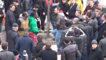 Bolu Nijeryalı Iki Öğrenci Ile Türk Gencin 'Laf Atma' Kavgası